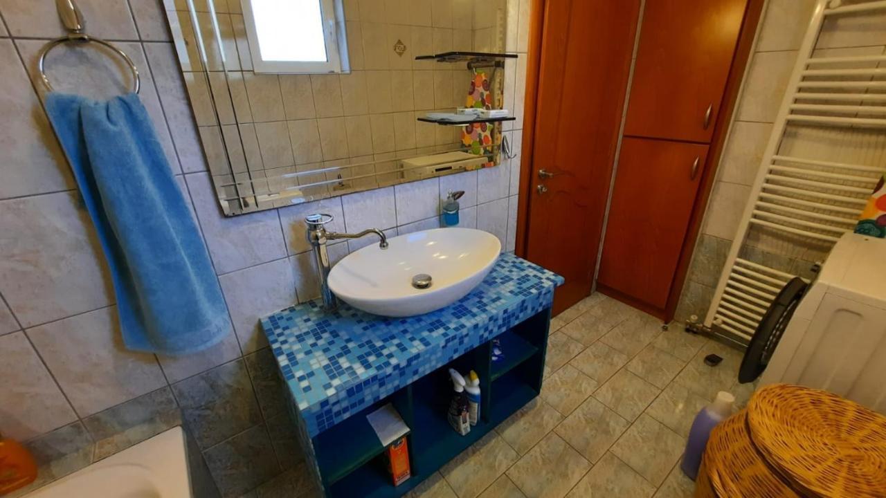 Ioannis - Room With Balcony Near Limnopula Gavrolimni Bagian luar foto